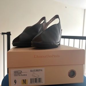 L’Amour DesPieds Odetta Size 9 NEVER WORN/WITH BOX